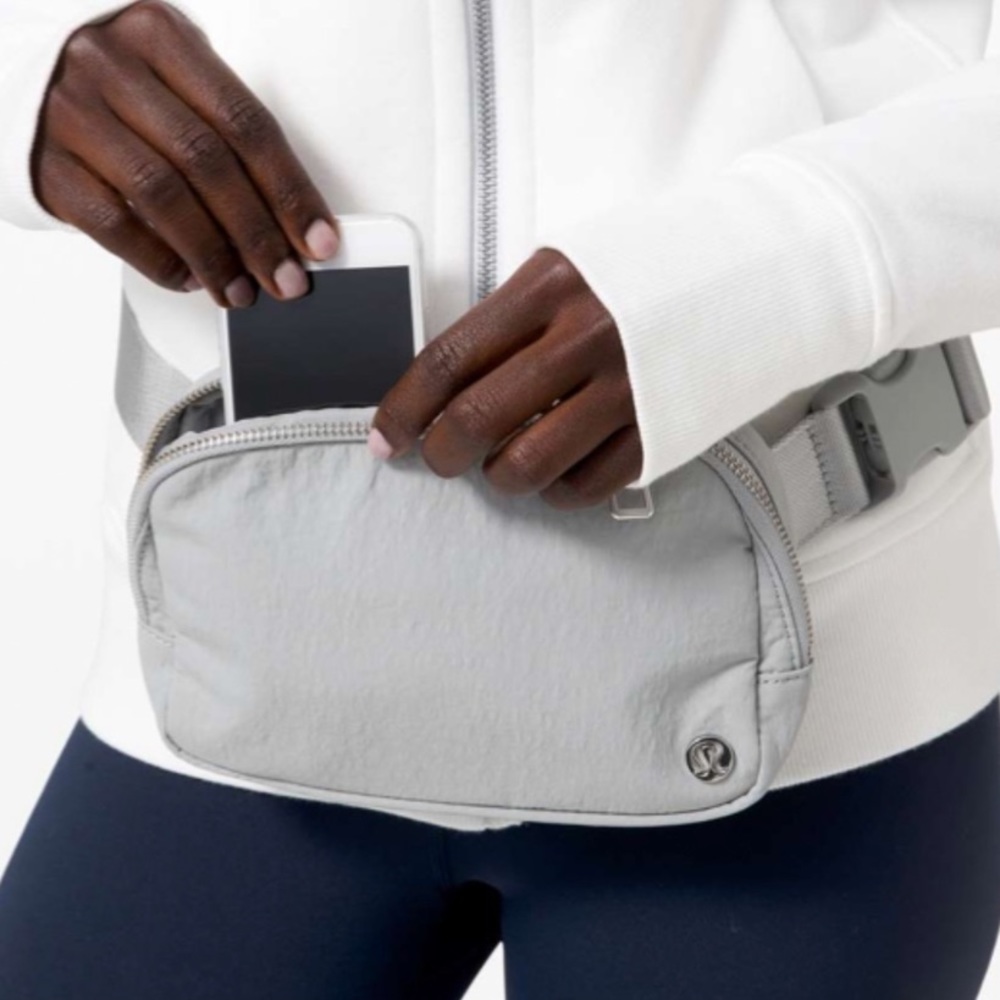 NWT Lululemon Everywhere Belt Bag in Seal Grey color